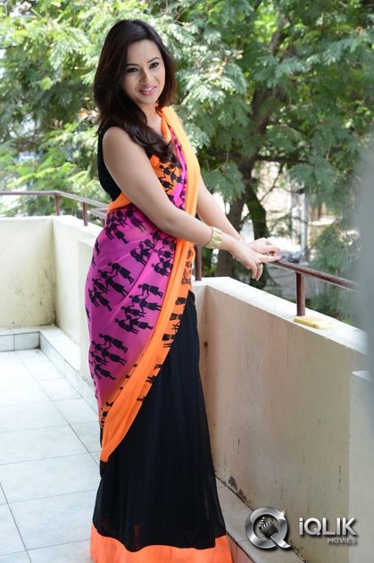 Isha-Chawla-at-Jump-Jilani-Press-Meet